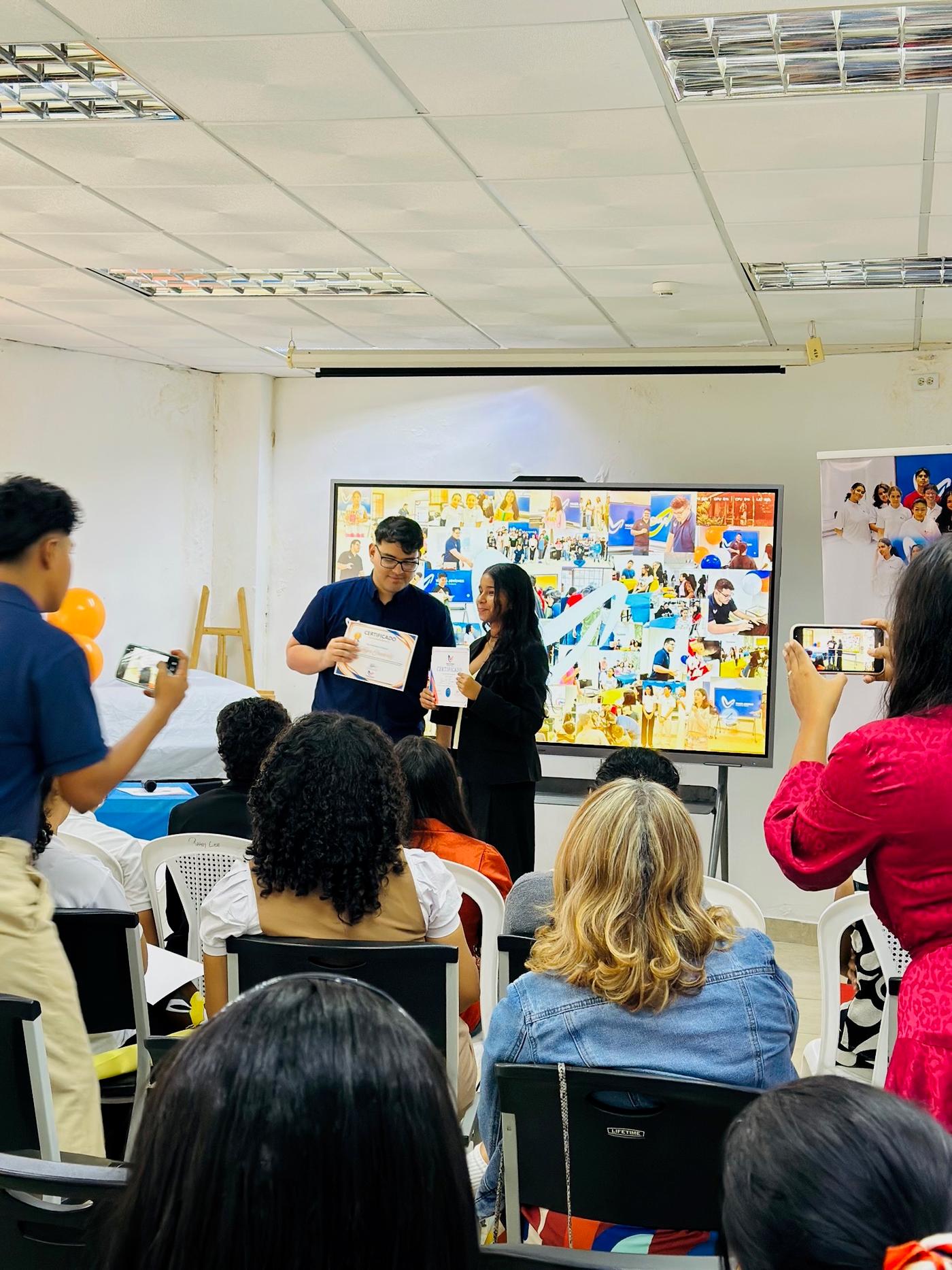 Clase de oratoria Voces Jóvenes